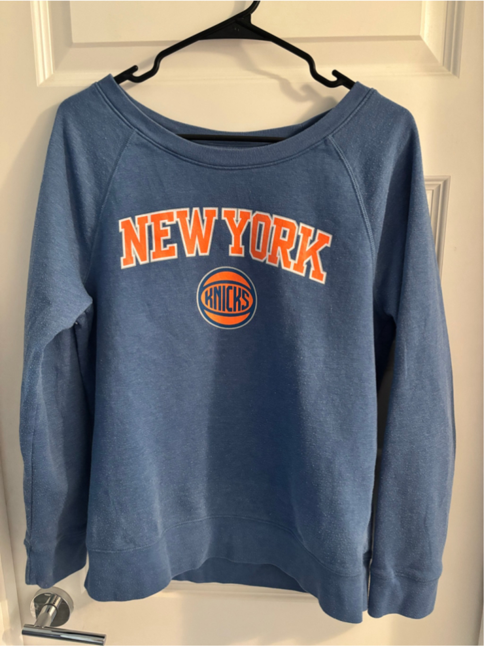 NBA New York Knicks Wide Neck Raglan Sweatshirt Women's Medium Blue Gap Inc